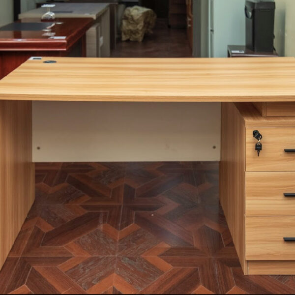 1.2M Executive Straight Desk Beech HQ-1205